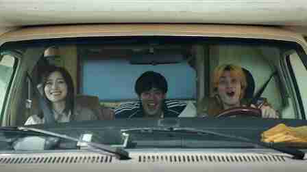 Shizuka (Mai Shiraishi) Akira (Eiji Akaso) and Kencho (Shuntarō Yanagi) drive in a camper van