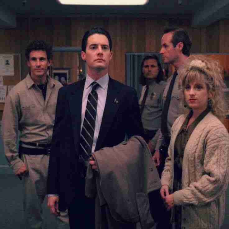 Agent Cooper stand with the Twin Peaks police department