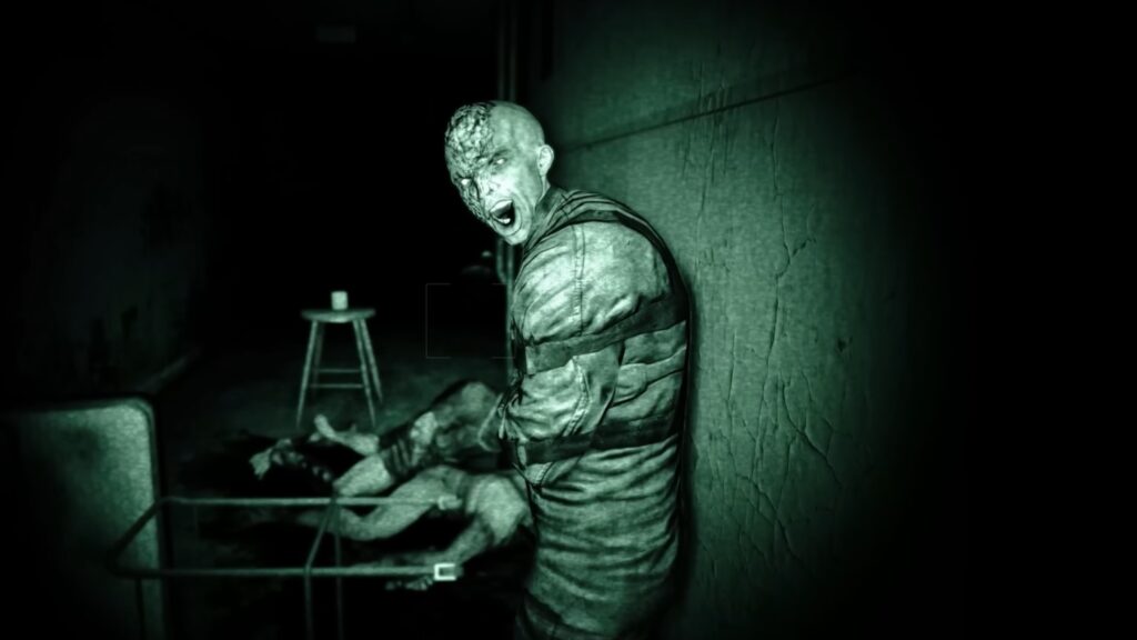 Gameplay view, coming close to variants at Mount Massive Asylum - Outlast 