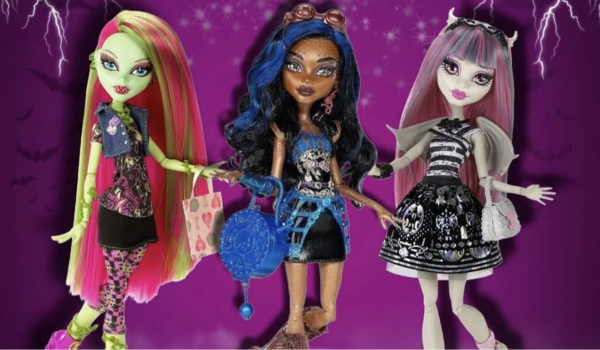 Monster high doll creeproduction dolls of rochelle goyle, robecca steam and venus mcflytrap
